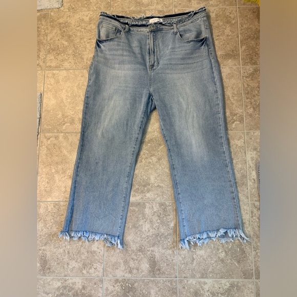 Frayed Hem Light Blue Women's Jeans - Picture 1 of 4